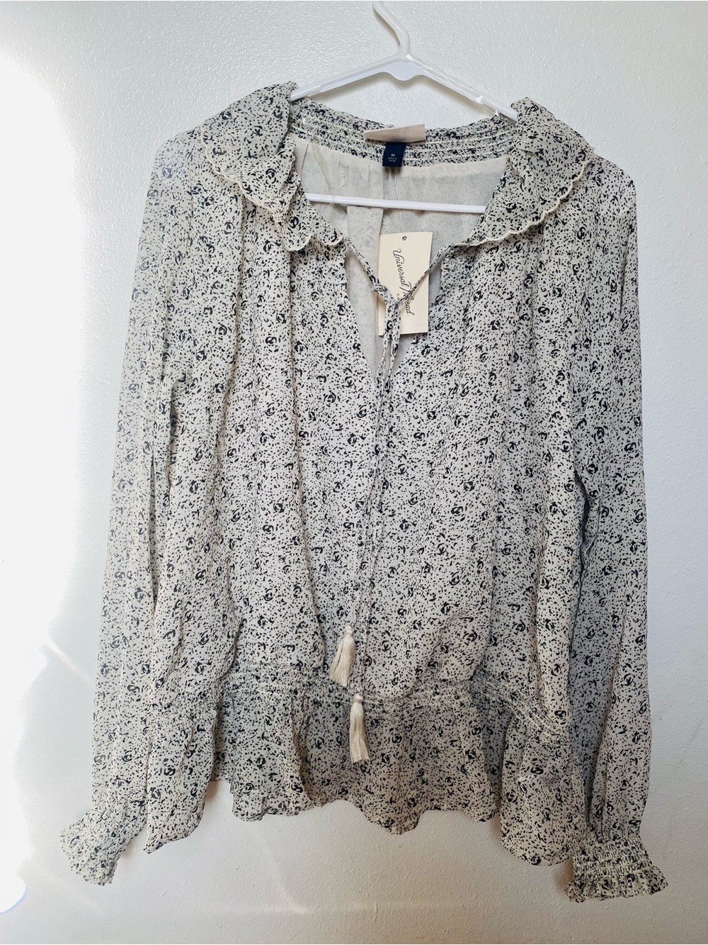 Nwt Universal Thread Cream Floral Peasant Blouse with Tassel Ties Medium